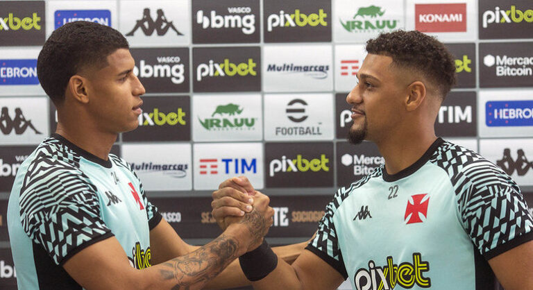 Alexander e Halls travam disputa saudável por vaga no time titular