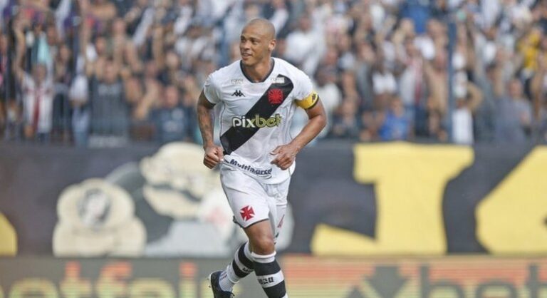 Anderson Conceição destaca empenho do Vasco contra o Criciúma: ‘100% era pouco para vencer’