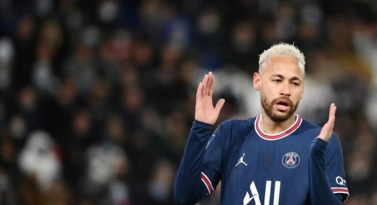 Brasileiro convoca Neymar para vestir a camisa do Newcastle