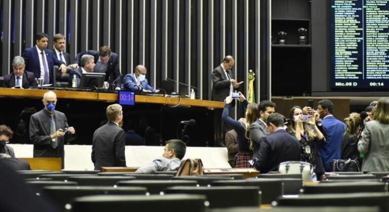 Câmara quer votar projetos de segurança pública em agosto