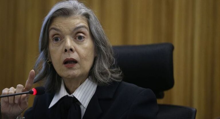 Cármen Lúcia pede manifestação da PGR sobre eventual interferência de Bolsonaro no caso Milton Ribeiro