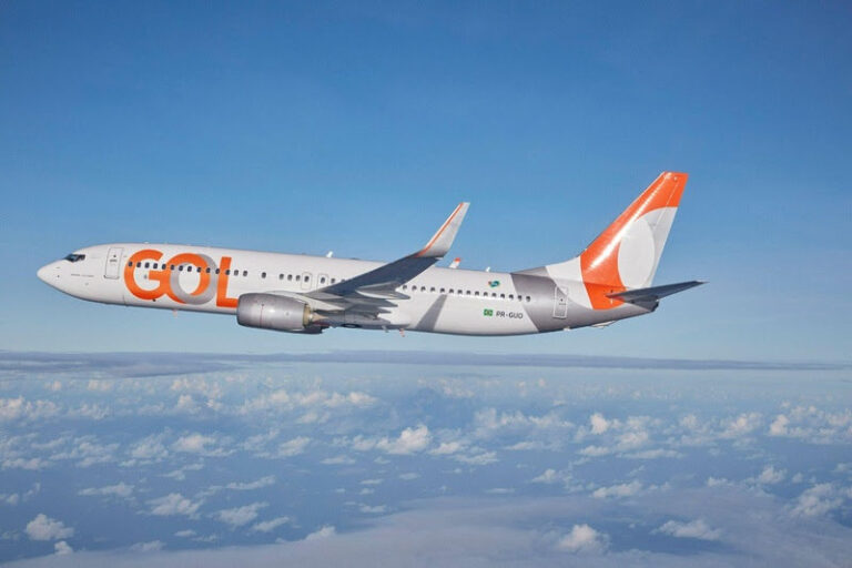 Clientes GOL podem usar WhatsApp gratuitamente a bordo das aeronaves
