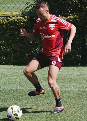 Com desfalques, São Paulo enfrenta o Internacional pelo Brasileirão