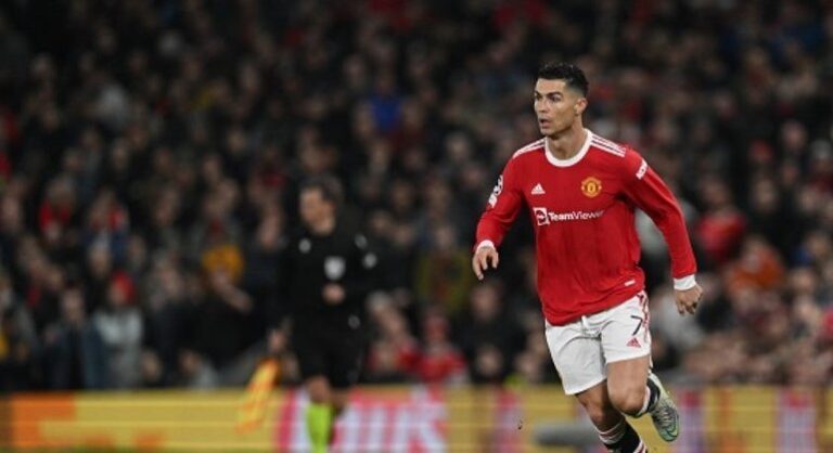 Cristiano Ronaldo tem conversa no Manchester United para definir futuro