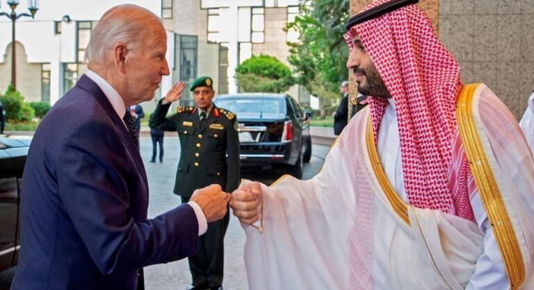 Encontro de Biden com príncipe saudita prejudica sua imagem de defensor dos direitos humanos