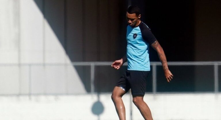Ewerton Porto comemora estreia com vitória no Brasileirão de Aspirantes e projeta clássico pelo Botafogo