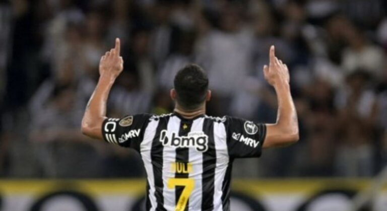 Hulk marca e se torna o maior artilheiro da história do Atlético-MG na Libertadores