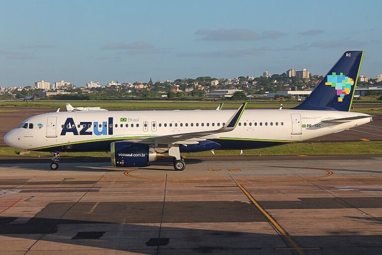 Indicação de porta aberta interrompe voo da Azul em Mato Grosso