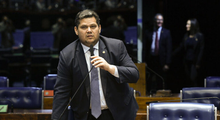 Itamaraty critica PEC que permite parlamentar ser embaixador sem deixar o mandato