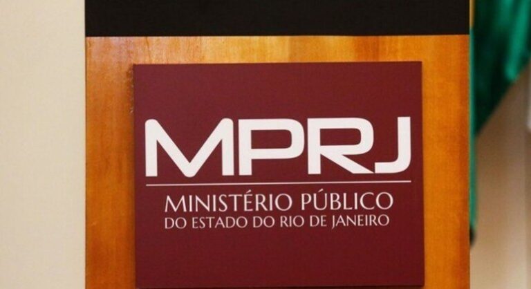 Mulher vítima de estupro por anestesista presta depoimento à polícia