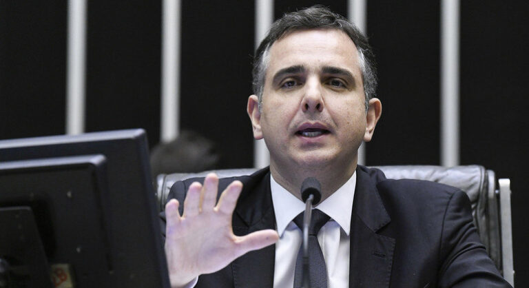 Pacheco diz que Bolsonaro e Lula precisam provocar paz após morte de petista