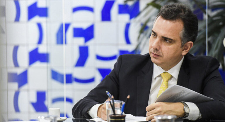 Pacheco se reúne com líderes para decidir sobre criação da CPI do MEC