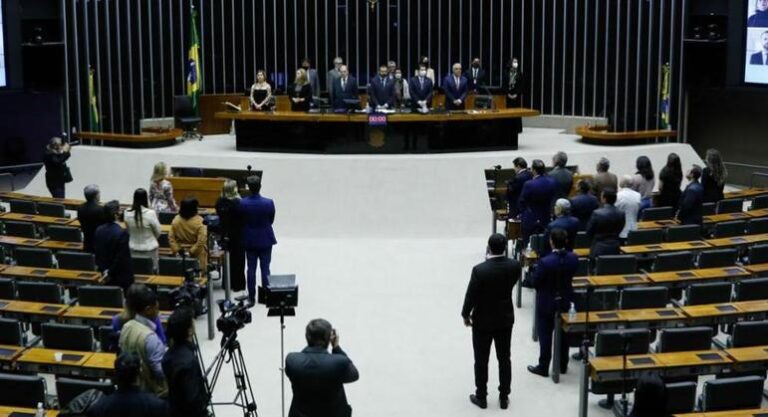 PEC dos Benefícios será votada na Câmara; veja os destaques desta semana