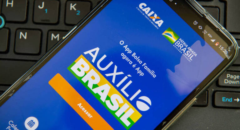 PEC que aumenta Auxílio Brasil para R$ 600 será votada nesta terça