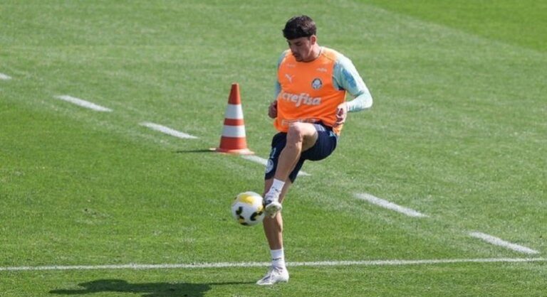 Piquerez e Navarro treinam com o grupo e são as novidades da reapresentação do Palmeiras