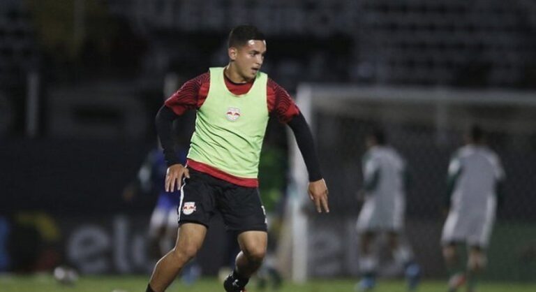 Red Bull Bragantino vai rescindir contrato com o zagueiro Renan