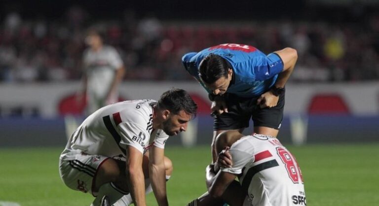 São Paulo encerra preparação para jogo com América-MG sem Patrick; veja provavel escalação