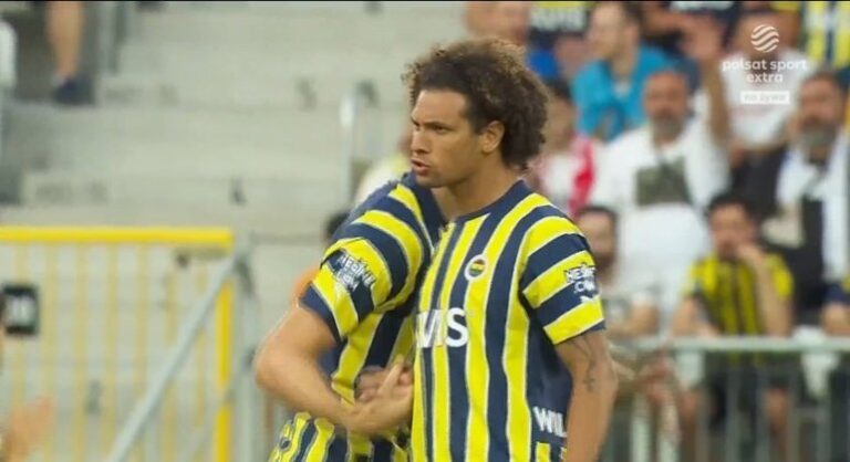 Torcedores do Flamengo brincam na web após falha de Willian Arão na eliminação do Fenerbahçe