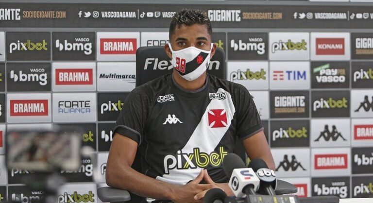 Vasco informa rescisão contratual do meia Isaque