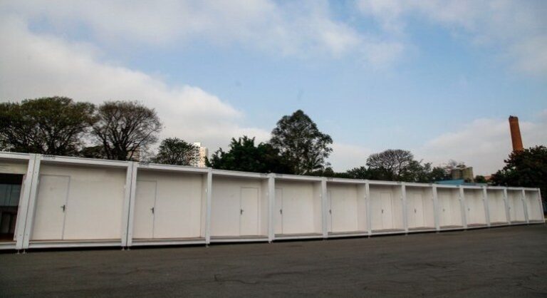 Vila com casas modulares de 18 m² receberá população de rua em SP