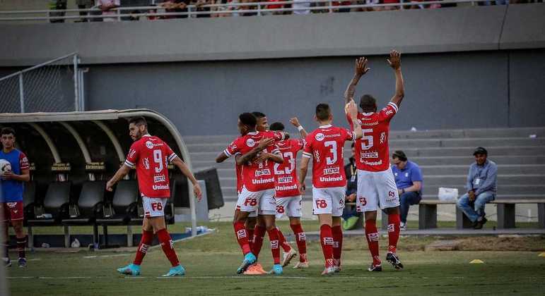 Vila Nova vence o Vasco e respira na luta contra o rebaixamento