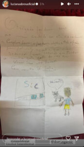 Luciana Abreu presenteada com carta de criança. "Vocês são uns heróis"