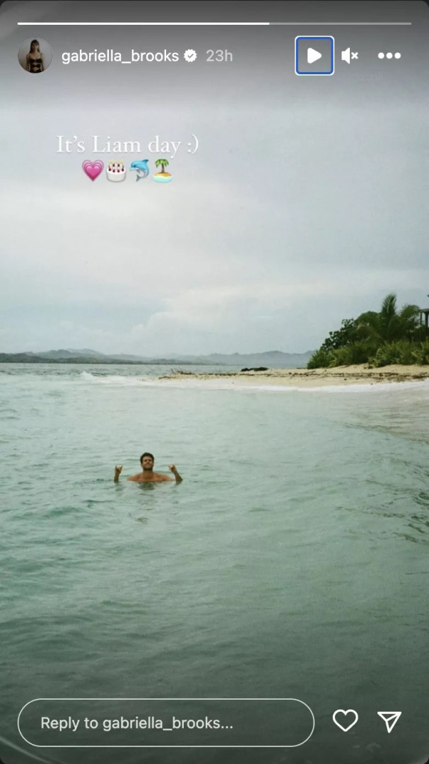 Namorada de Liam Hemsworth assinala aniversário do ator