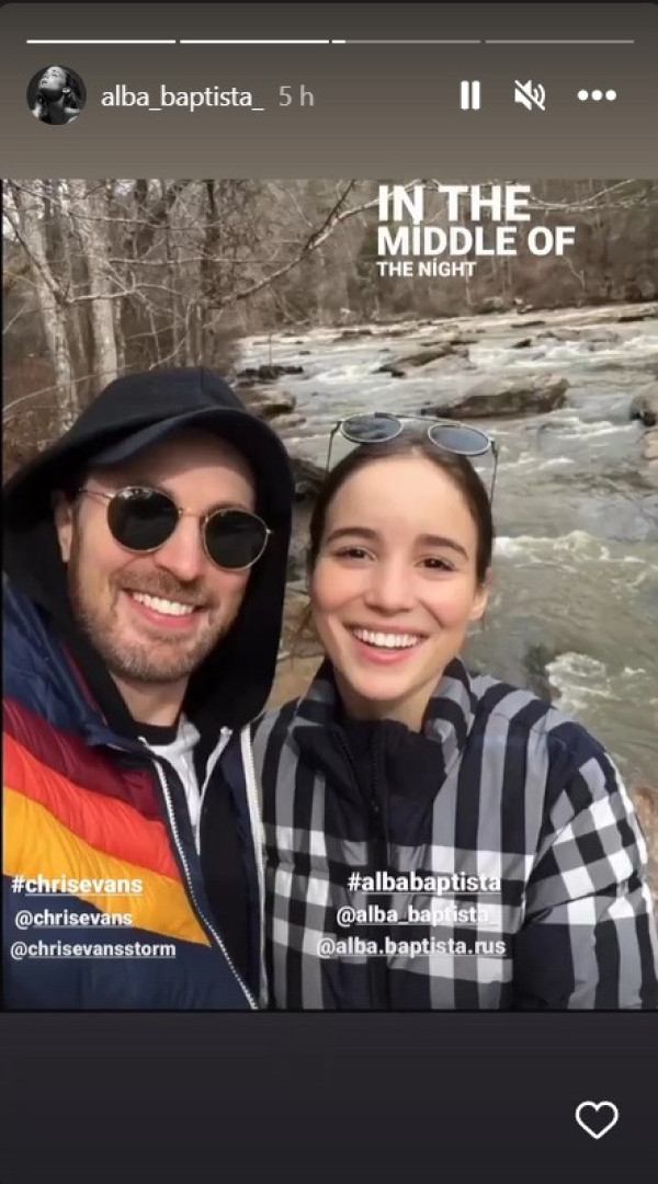 Amor e picardia! Chris Evans partilha imagens únicas com Alba Baptista
