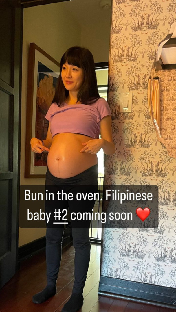 Constance Wu confirma segunda gravidez e mostra foto da barriguinha