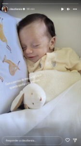 Cláudia Raia encanta com fotografia do filho Luca a sorrir enquanto dorme