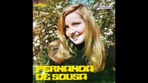 É uma cantora portuguesa com mais de 45 anos de carreira. Reconhece?