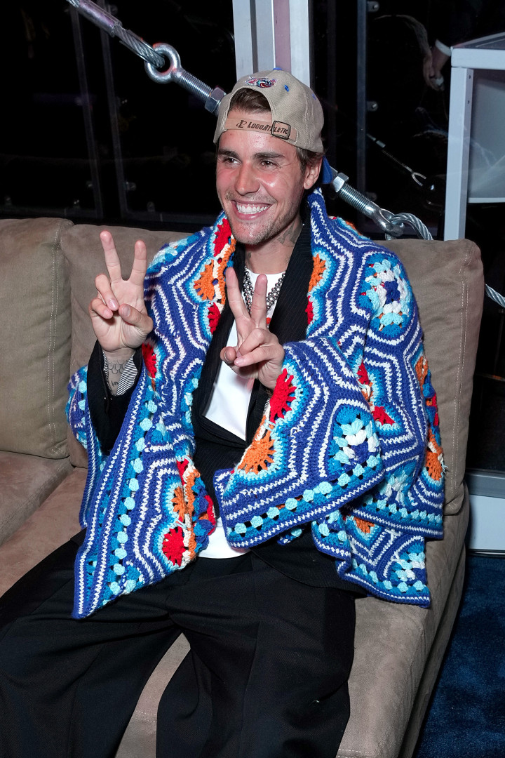 Justin Bieber "atormentado" e "estranho" em festa pós Óscares