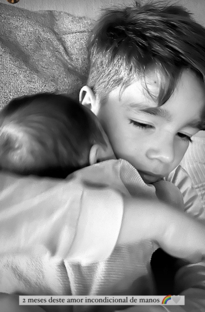 Marco Costa e Carolina Pinto assinalam os dois meses de vida da filha