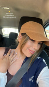 Isabela Cardinali mostra o "novo queixo" após procedimento estético