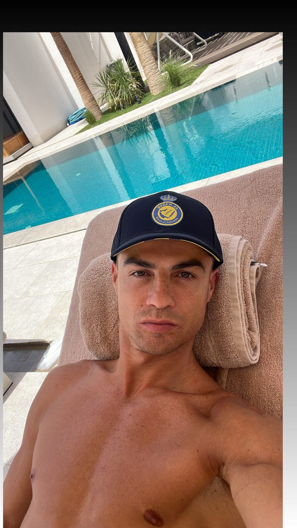 Após operação de urgência da filha, Ronaldo mostra-se a relaxar