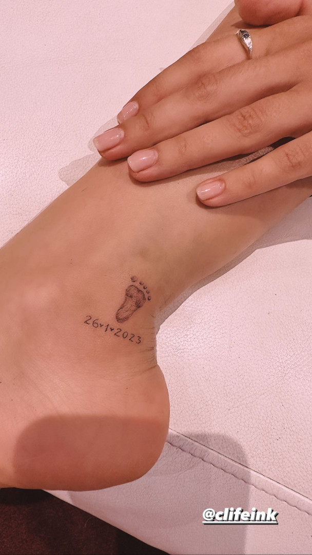 Carolina Carvalho fez tatuagem "especial" em homenagem ao filho