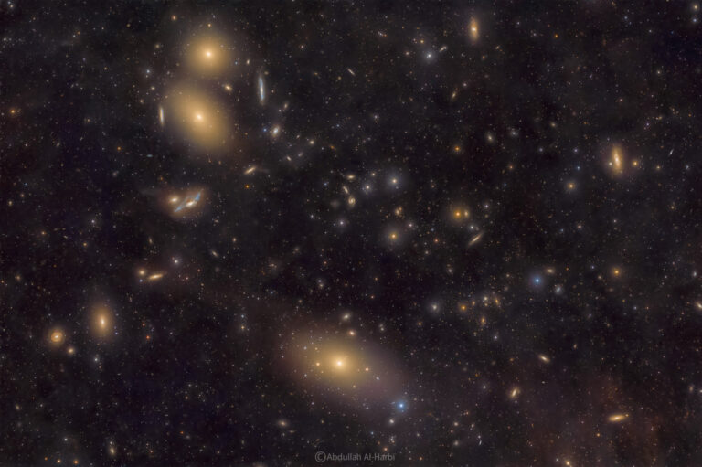 NASA encerra semana com fotografia de aglomerado de galáxias