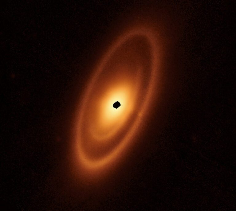 Nova imagem do James Webb sugere aponta para presença de planetas