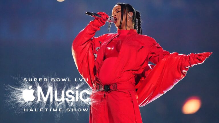 Rihanna revela imagens únicas da sua barriga de grávida