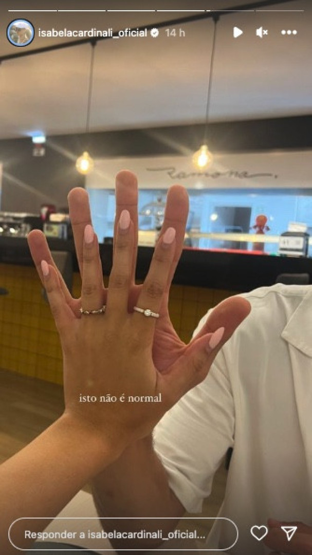 Encontro romântico de Isabela Cardinali foi com... um jogador de futebol