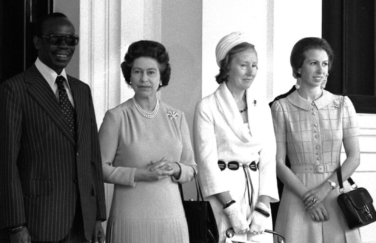 Princesa Ana brilha com vestido que usou pela primeira vez há 45 anos