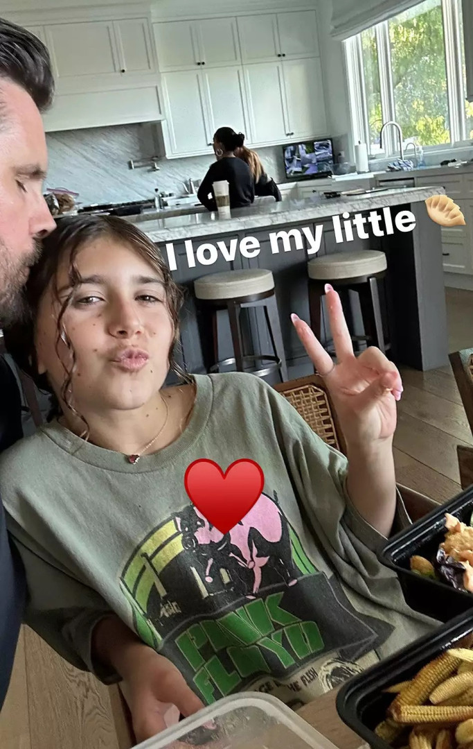 Kourtney Kardashian e Scott Disick celebram aniversário da filha