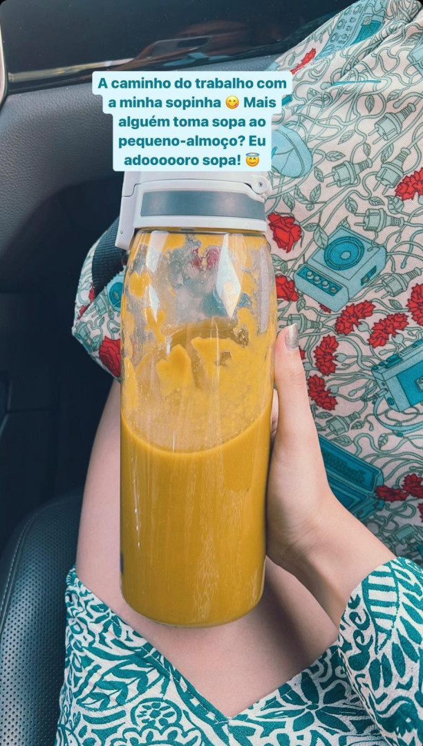 Beatriz Barosa revela hábito pouco comum: "Mais alguém toma"