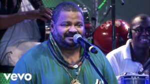 Cantor Arlindo Cruz novamente internado, 2 semanas após receber alta