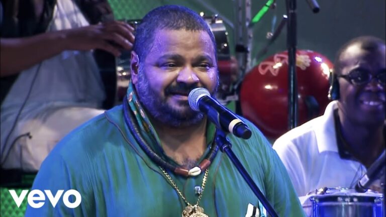 Cantor Arlindo Cruz novamente internado, 2 semanas após receber alta