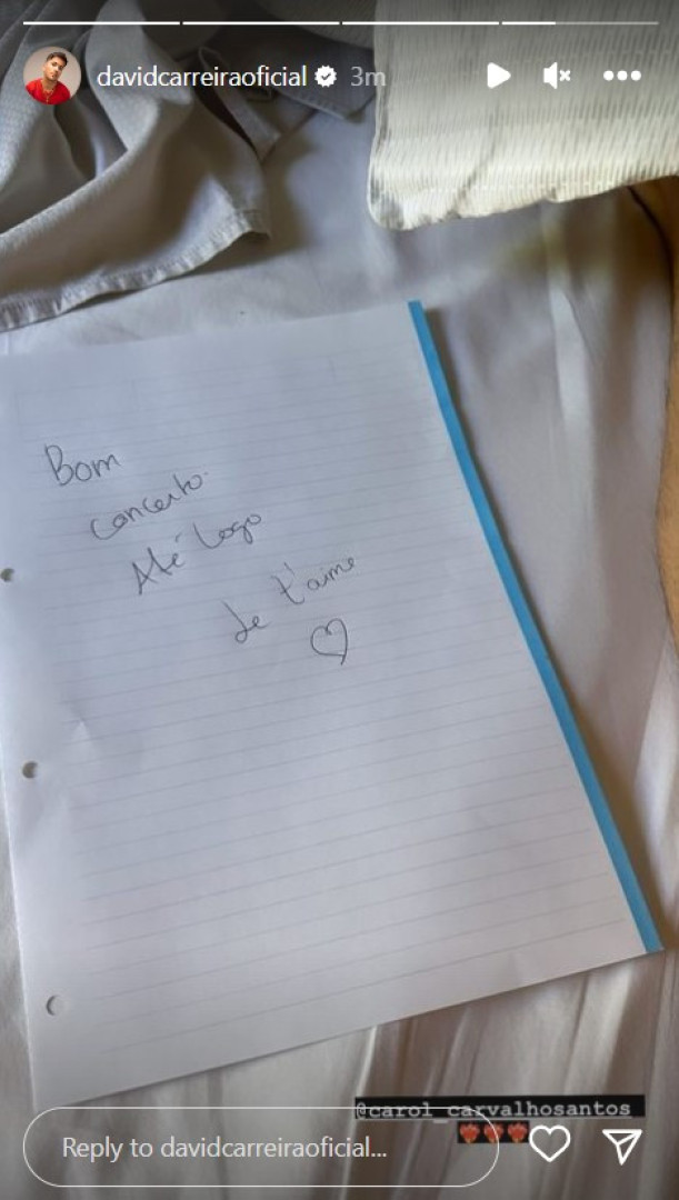 David Carreira 'derretido' com bilhete deixado por Carolina Carvalho