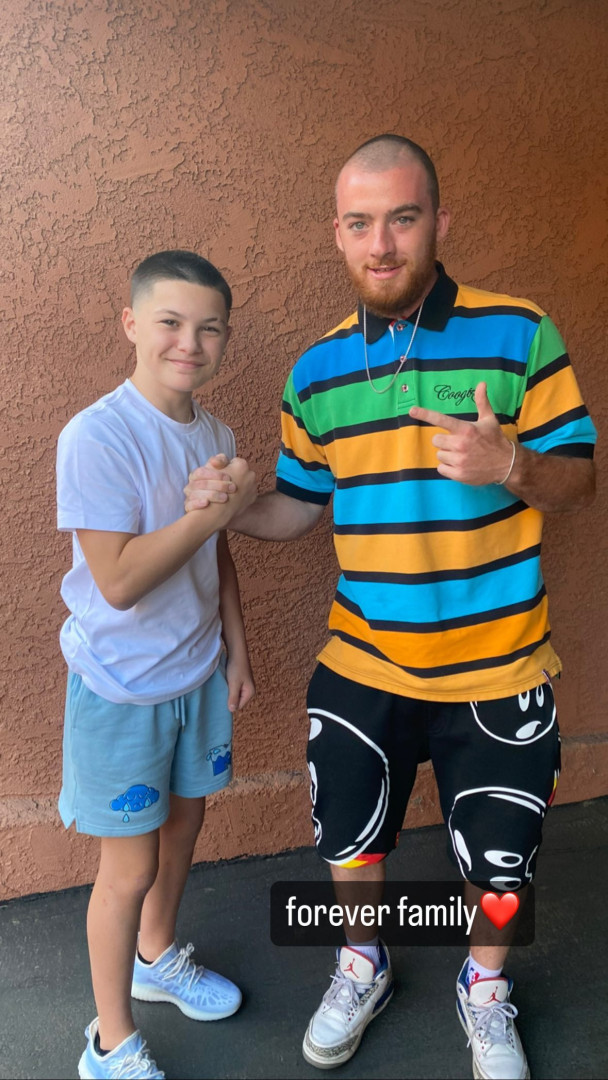 Elenco de 'Euphoria' reage à notícia da morte de Angus Cloud