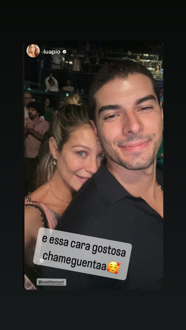 Em Portugal, Luana Piovani e namorado assistem a espetáculo