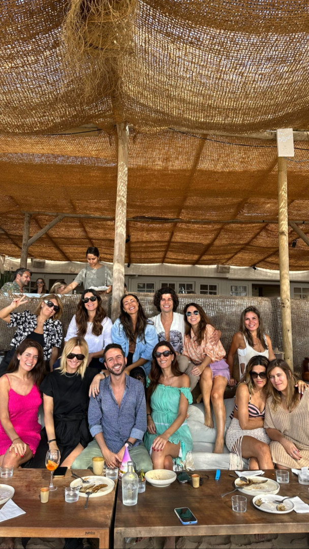 Sofia Ribeiro celebra aniversário rodeada de amigos