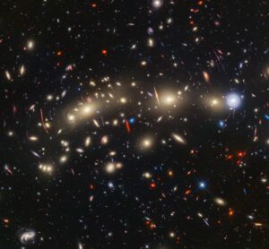 James Webb e Hubble unem para mostra uma 'Árvore de Natal'